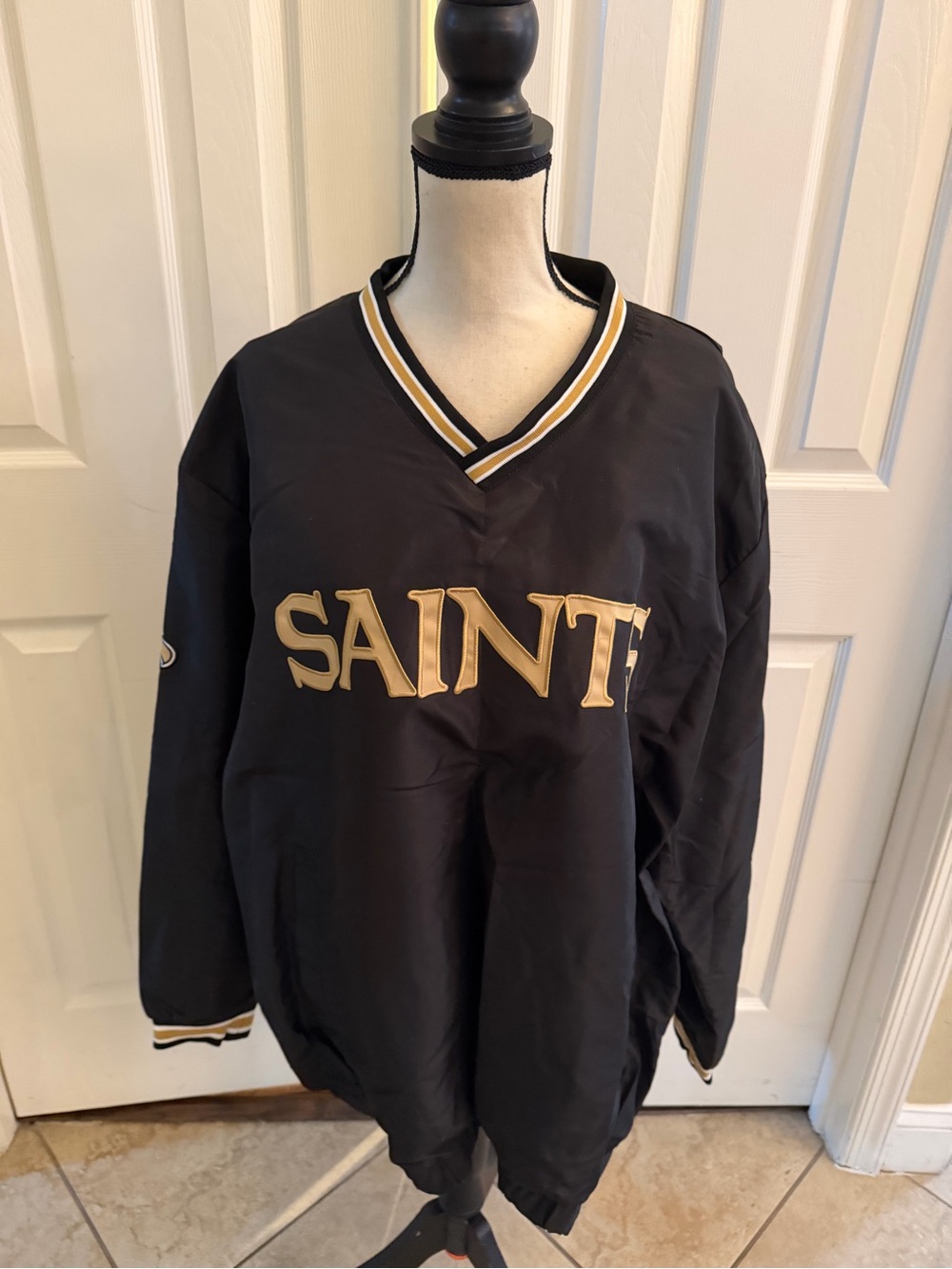 Men’s NFL Black & Gold Saints V-Neck Pullover Windbreaker